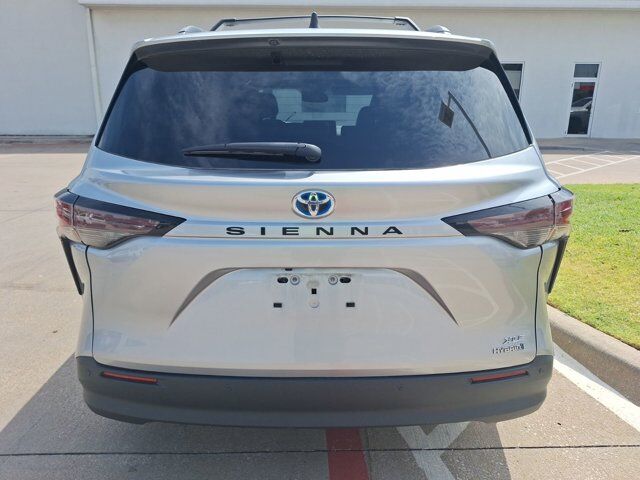 2024 Toyota Sienna XLE Hurst TX