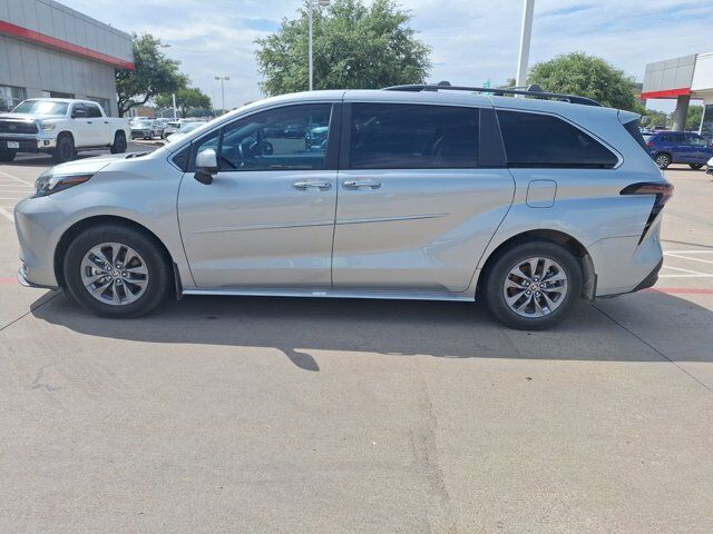 2024 Toyota Sienna XLE Hurst TX