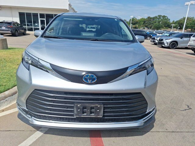 2024 Toyota Sienna XLE Hurst TX