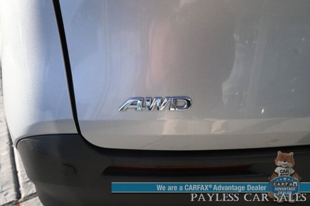 2024 Toyota Sienna XLE Hybrid / AWD / Auto Start / Power & Heated Leather Seats / Sunroof / Adaptive Cruise / Lane Depart & Blind Spot / Apple CarPlay & Android Auto / Back Up Cam / Rear Captain Chairs / 3rd Row / 36 MPG / 1-Owner Anchorage AK