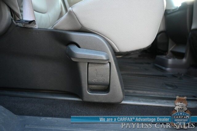 2024 Toyota Sienna XLE Hybrid / AWD / Auto Start / Power & Heated Leather Seats / Sunroof / Adaptive Cruise / Lane Depart & Blind Spot / Apple CarPlay & Android Auto / Back Up Cam / Rear Captain Chairs / 3rd Row / 36 MPG / 1-Owner Anchorage AK