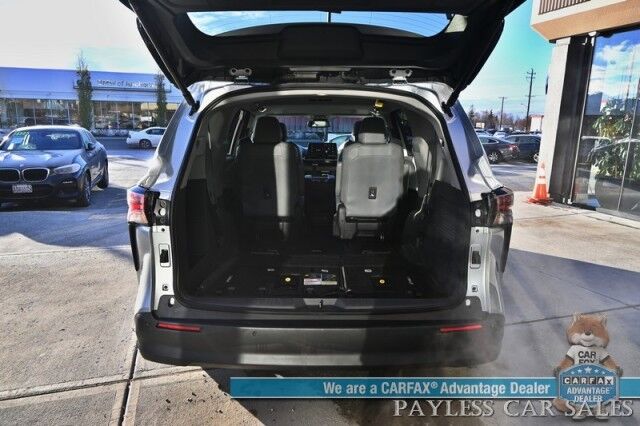 2024 Toyota Sienna XLE Hybrid / AWD / Auto Start / Power & Heated Leather Seats / Sunroof / Adaptive Cruise / Lane Depart & Blind Spot / Apple CarPlay & Android Auto / Back Up Cam / Rear Captain Chairs / 3rd Row / 36 MPG / 1-Owner Anchorage AK