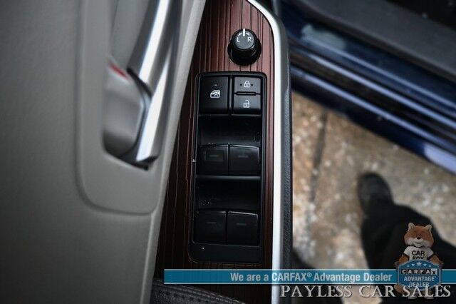 2024 Toyota Sienna XLE Hybrid / AWD / Power & Heated Leather Seats / Sunroof / Adaptive Cruise / Lane Depart & Blind Spot Alert / Apple CarPlay & Android Auto / Back Up Camera / Rear Captain Chairs / 3rd Row / 36 MPG / 1-Owner Anchorage AK