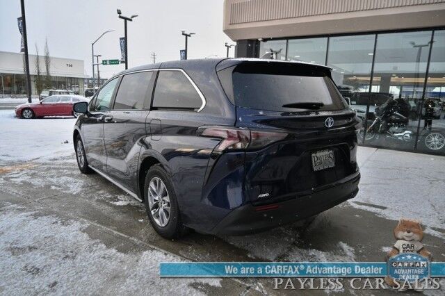 2024 Toyota Sienna XLE Hybrid / AWD / Power & Heated Leather Seats / Sunroof / Adaptive Cruise / Lane Depart & Blind Spot Alert / Apple CarPlay & Android Auto / Back Up Camera / Rear Captain Chairs / 3rd Row / 36 MPG / 1-Owner Wasilla AK