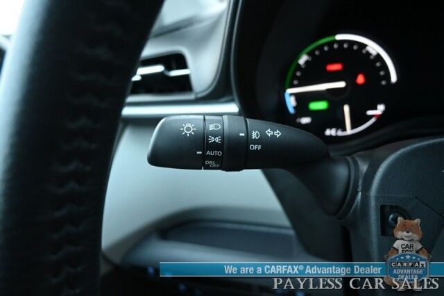 2024 Toyota Sienna XLE Hybrid / AWD / Power & Heated Leather Seats / Sunroof / Adaptive Cruise / Lane Depart & Blind Spot Alert / Apple CarPlay & Android Auto / Back Up Camera / Rear Captain Chairs / 3rd Row / 36 MPG / 1-Owner Anchorage AK