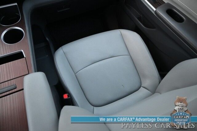 2024 Toyota Sienna XLE Hybrid / AWD / Power & Heated Leather Seats / Sunroof / Adaptive Cruise / Lane Depart & Blind Spot Alert / Apple CarPlay & Android Auto / Back Up Camera / Rear Captain Chairs / 3rd Row / 36 MPG / 1-Owner Anchorage AK