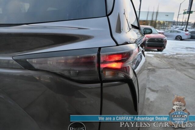 2024 Toyota Sienna XLE Hybrid / AWD / Power & Heated Leather Seats / Sunroof / Adaptive Cruise / Lane Depart & Blind Spot Alert / Apple CarPlay & Android Auto / Back Up Camera / Rear Captain Chairs / 3rd Row / 36 MPG / 1-Owner Anchorage AK