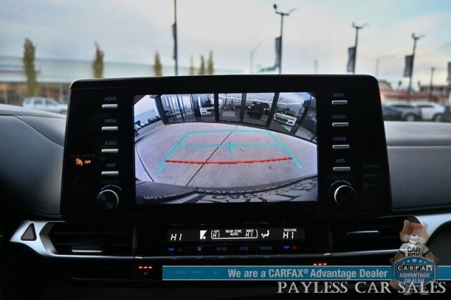 2024 Toyota Sienna XLE Hybrid / AWD / Power & Heated Leather Seats / Sunroof / Adaptive Cruise / Lane Depart & Blind Spot Alert / Apple CarPlay & Android Auto / Back Up Camera / Rear Captain Chairs / 3rd Row / 36 MPG / 1-Owner Anchorage AK