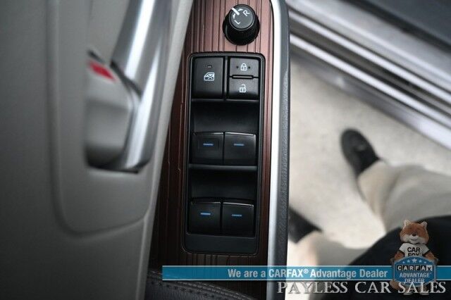 2024 Toyota Sienna XLE Hybrid / AWD / Power & Heated Leather Seats / Sunroof / Adaptive Cruise / Lane Depart & Blind Spot Alert / Apple CarPlay & Android Auto / Back Up Camera / Rear Captain Chairs / 3rd Row / 36 MPG / 1-Owner Anchorage AK