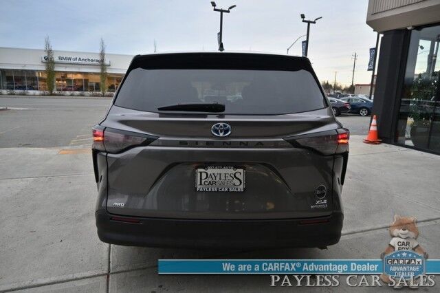 2024 Toyota Sienna XLE Hybrid / AWD / Power & Heated Leather Seats / Sunroof / Adaptive Cruise / Lane Depart & Blind Spot Alert / Apple CarPlay & Android Auto / Back Up Camera / Rear Captain Chairs / 3rd Row / 36 MPG / 1-Owner Anchorage AK