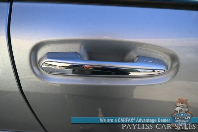 2024 Toyota Sienna XLE Hybrid / AWD / Power & Heated Leather Seats / Sunroof / Adaptive Cruise / Lane Depart & Blind Spot Alert / Apple CarPlay & Android Auto / Back Up Camera / Rear Captain Chairs / 3rd Row / 36 MPG / 1-Owner Anchorage AK