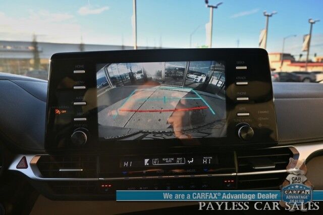 2024 Toyota Sienna XLE Hybrid / AWD / Power & Heated Leather Seats / Sunroof / Adaptive Cruise / Lane Depart & Blind Spot Alert / Apple CarPlay & Android Auto / Back Up Camera / Rear Captain Chairs / 3rd Row / 36 MPG / 1-Owner Anchorage AK