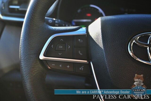 2024 Toyota Sienna XLE Hybrid / AWD / Power & Heated Leather Seats / Sunroof / Adaptive Cruise / Lane Depart & Blind Spot Alert / Apple CarPlay & Android Auto / Back Up Camera / Rear Captain Chairs / 3rd Row / 36 MPG / 1-Owner Anchorage AK