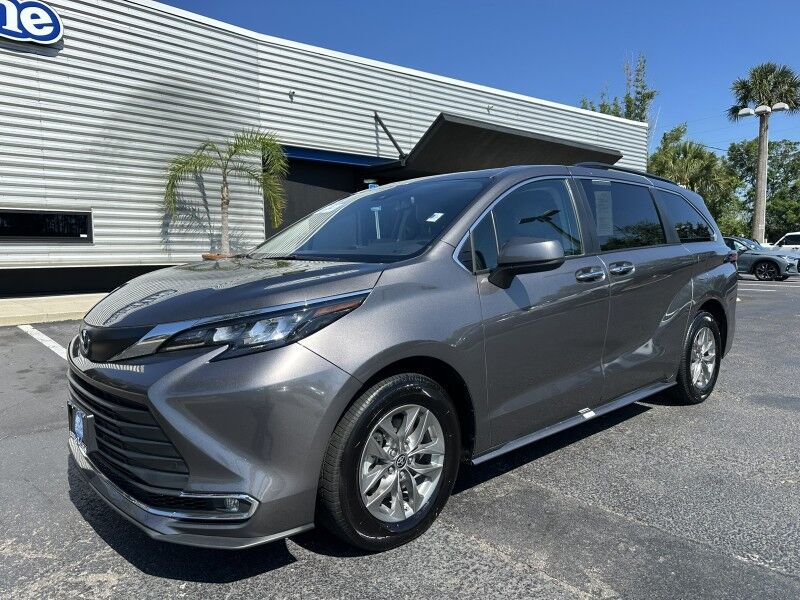 2024 Toyota Sienna XLE