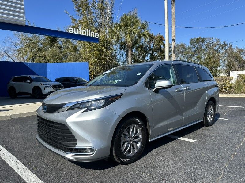 2024 Toyota Sienna XLE