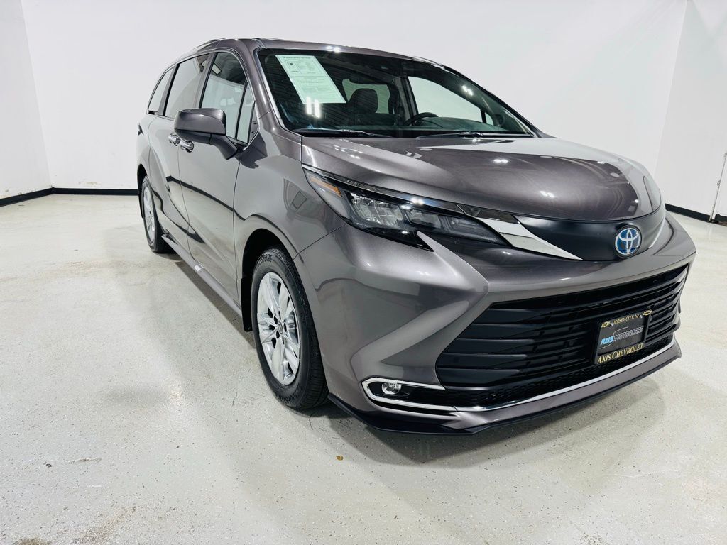 2024 Toyota Sienna XLE Jersey City NJ