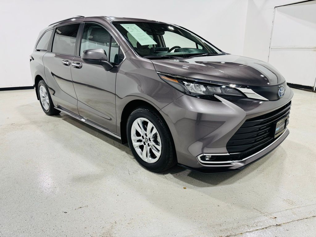 2024 Toyota Sienna XLE Jersey City NJ