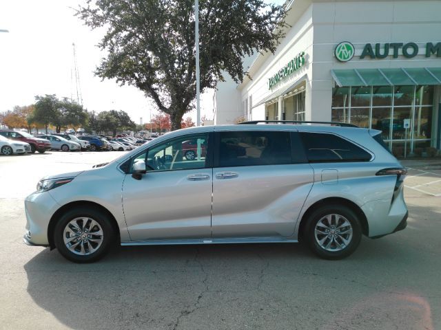 2024 Toyota Sienna XLE Plano TX