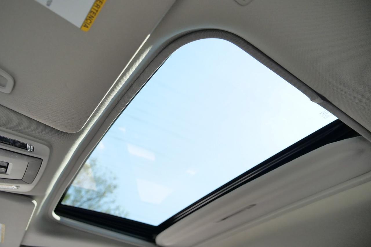 2024 Toyota Sienna XLE Plus / BraunAbility Wheelchair Accessible Van / Power Ramp Lincolnton NC