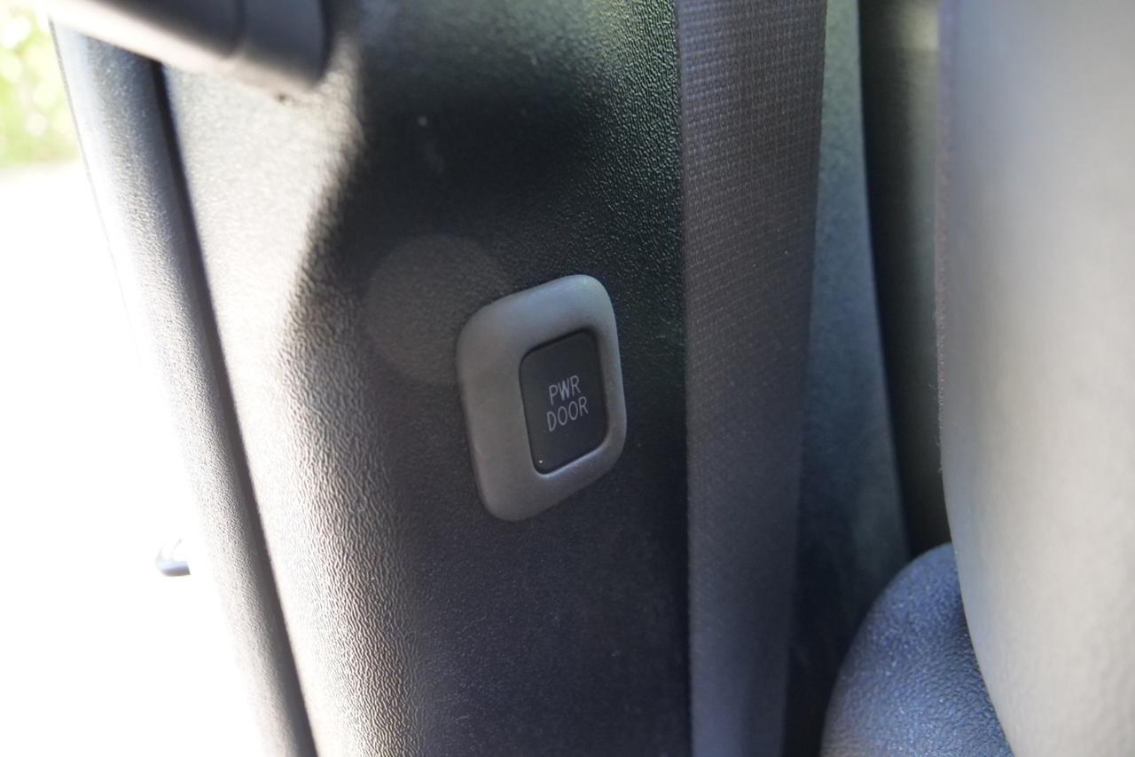 2024 Toyota Sienna XLE Plus / BraunAbility Wheelchair Accessible Van / Power Ramp Lincolnton NC