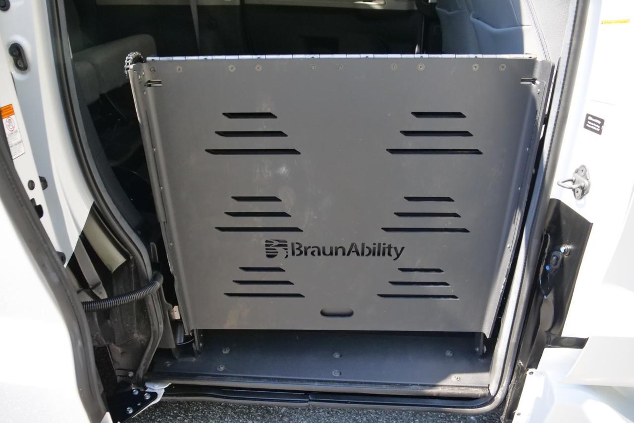 2024 Toyota Sienna XLE Plus / BraunAbility Wheelchair Accessible Van / Power Ramp Lincolnton NC