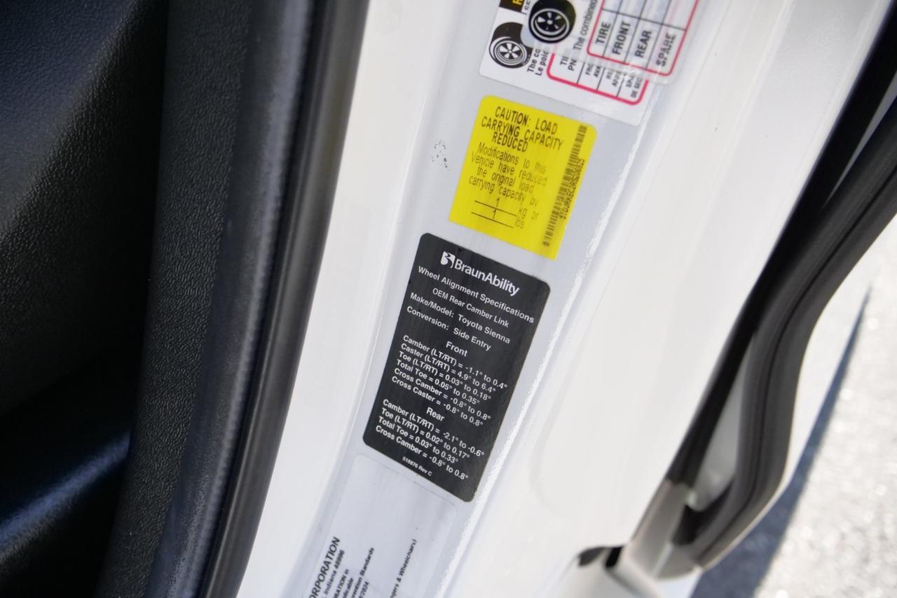 2024 Toyota Sienna XLE Plus / BraunAbility Wheelchair Accessible Van / Power Ramp Lincolnton NC