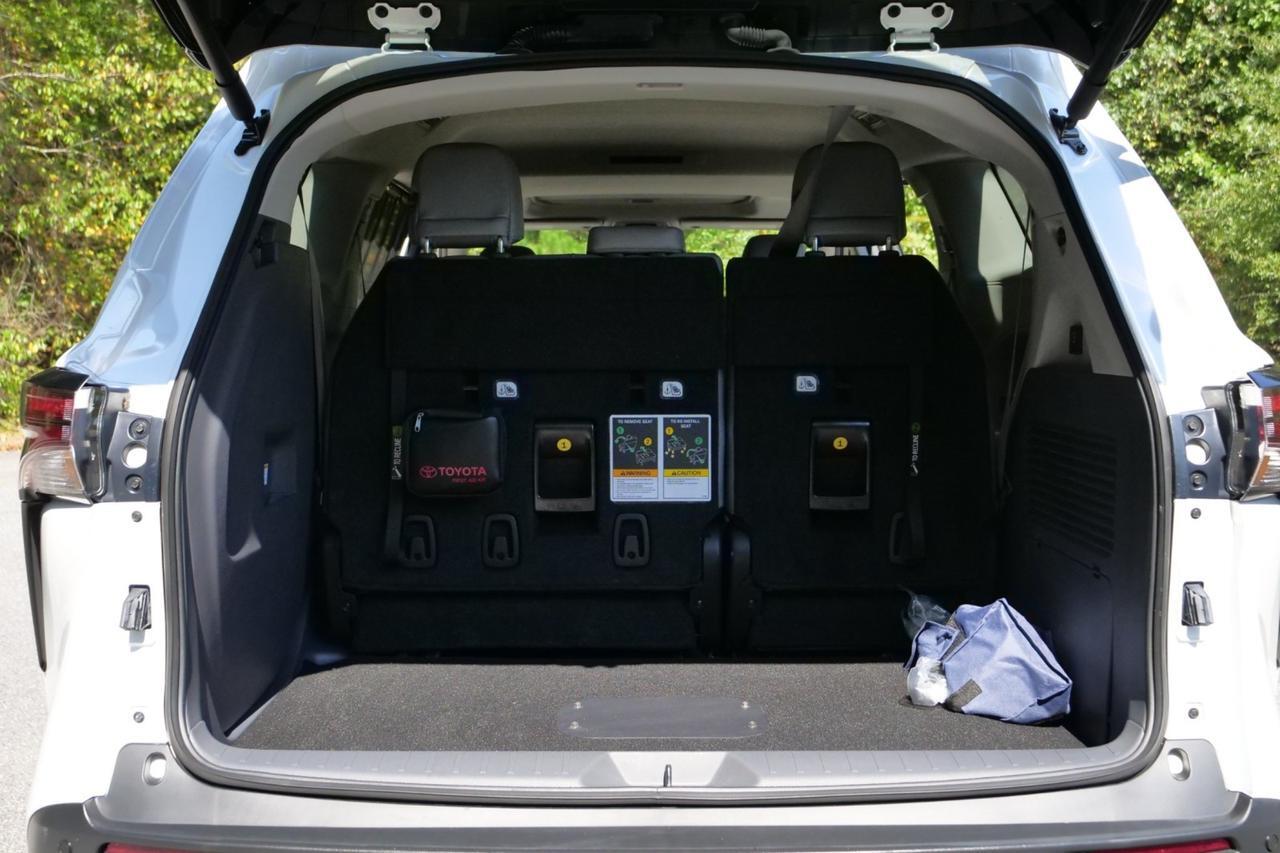 2024 Toyota Sienna XLE Plus / BraunAbility Wheelchair Accessible Van / Power Ramp Lincolnton NC