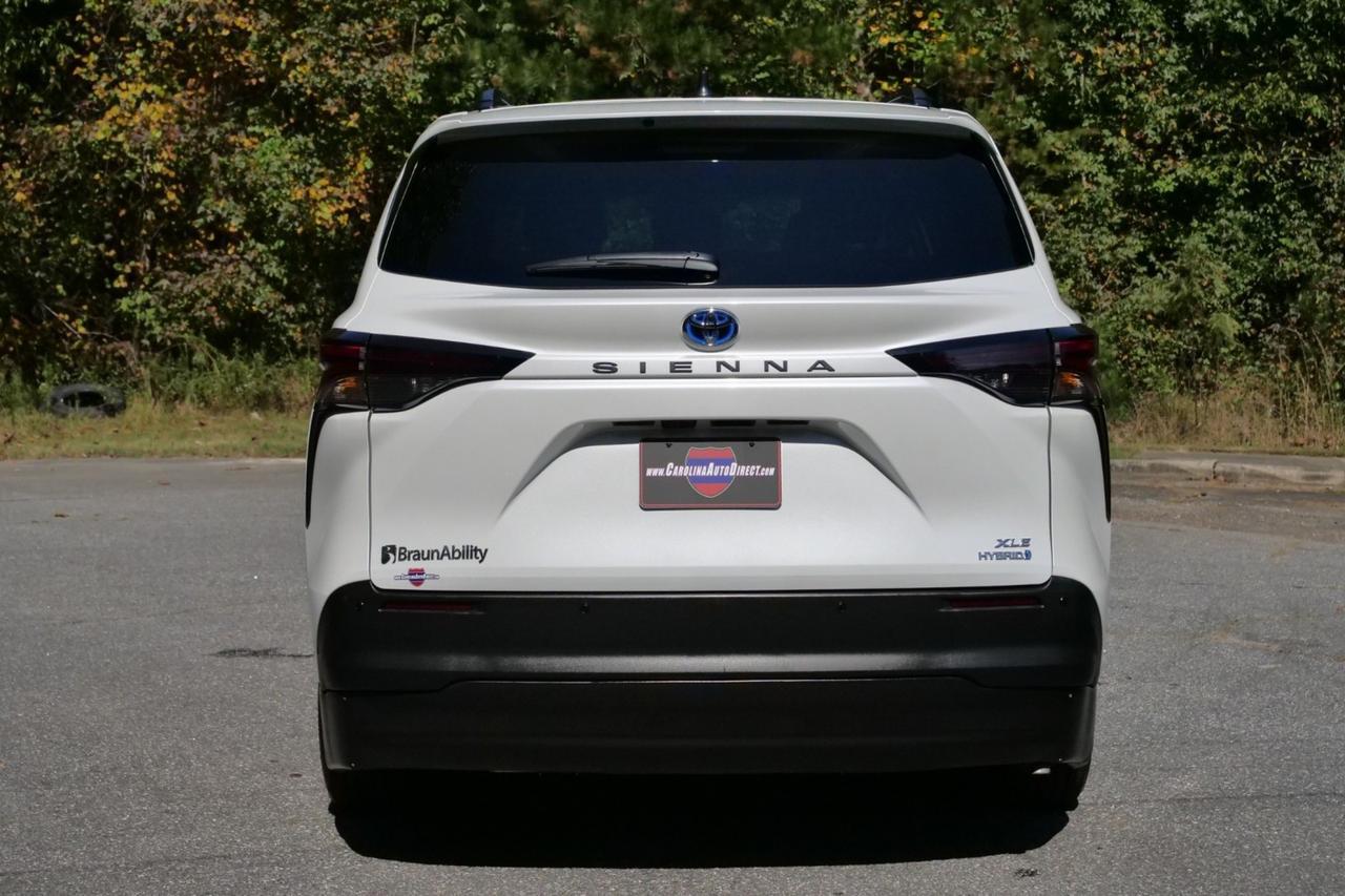 2024 Toyota Sienna XLE Plus / BraunAbility Wheelchair Accessible Van / Power Ramp Lincolnton NC