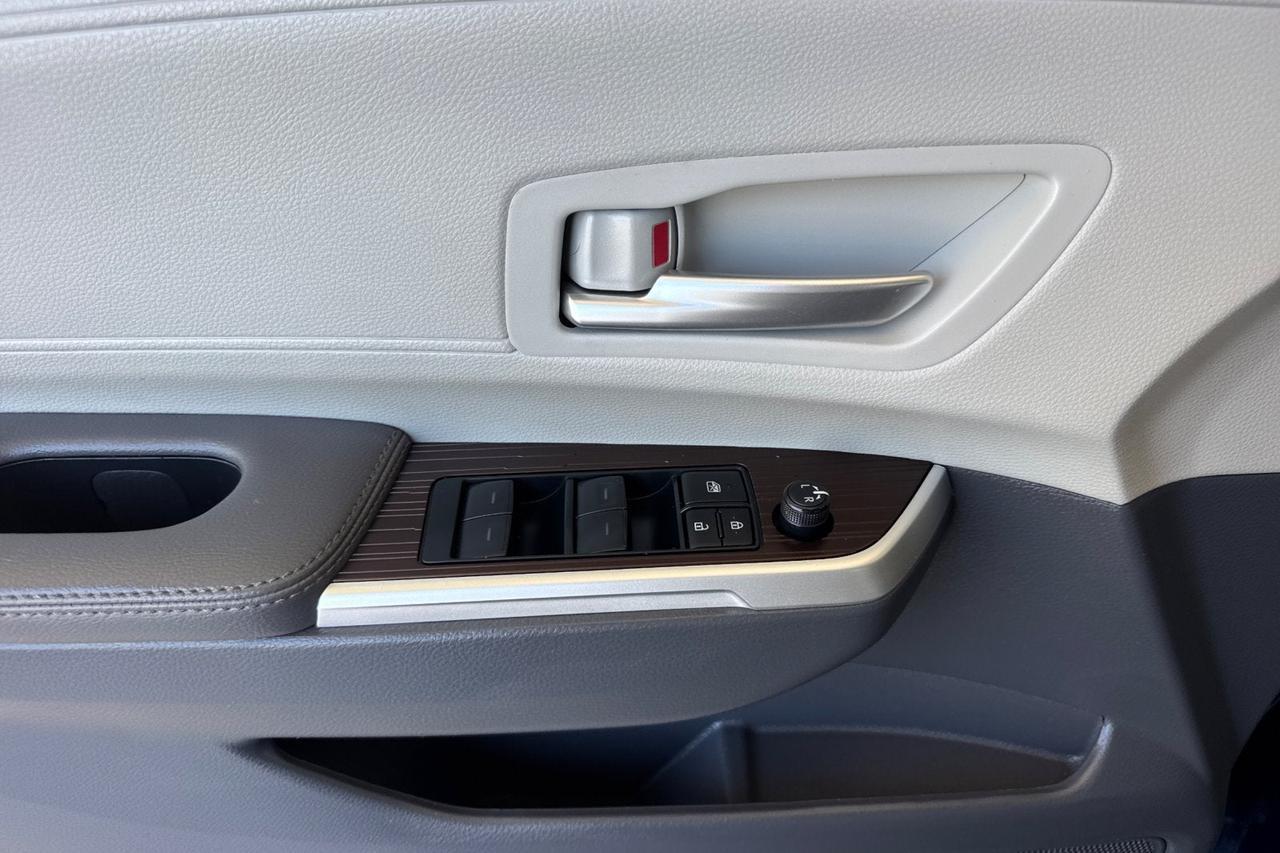 2024 Toyota Sienna XLE Roseville CA
