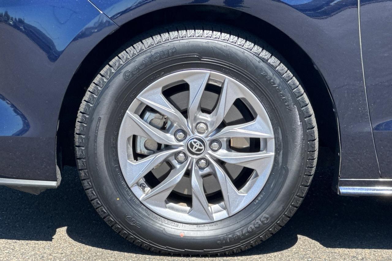 2024 Toyota Sienna XLE Roseville CA
