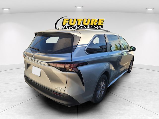 2024 Toyota Sienna XLE
