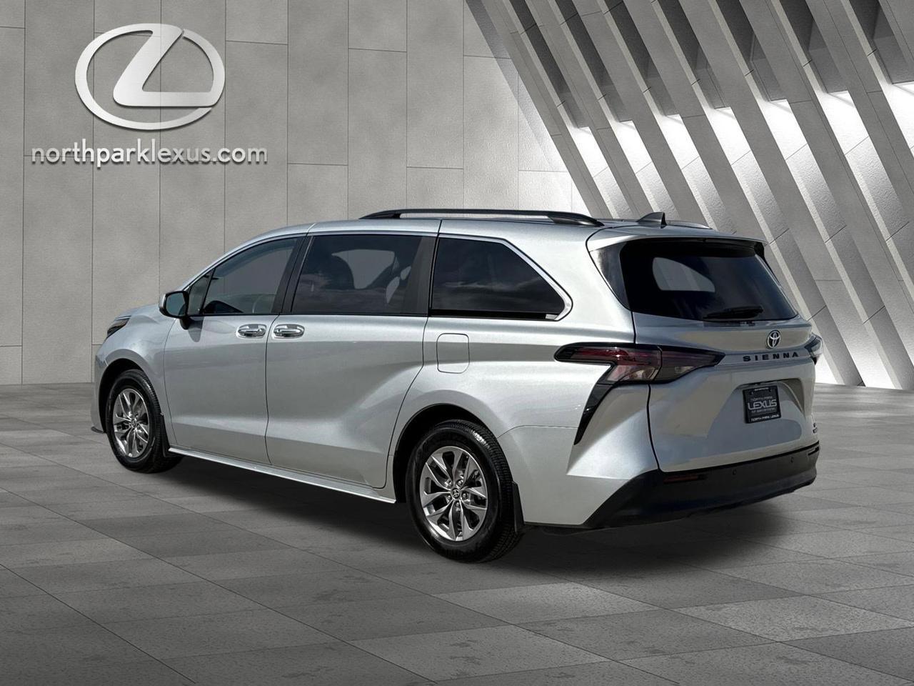 2024 Toyota Sienna XLE