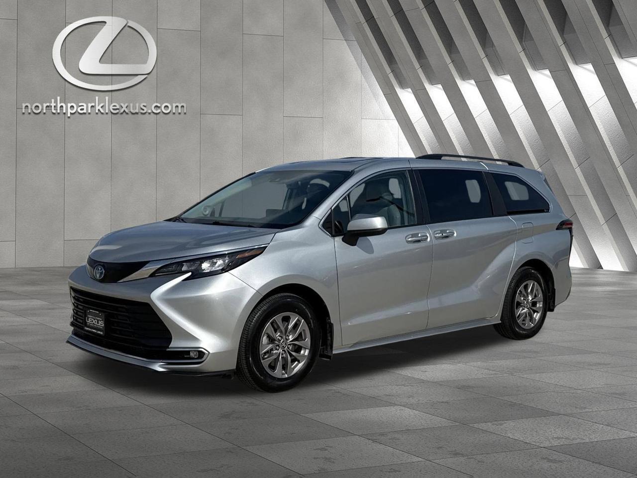 2024 Toyota Sienna XLE