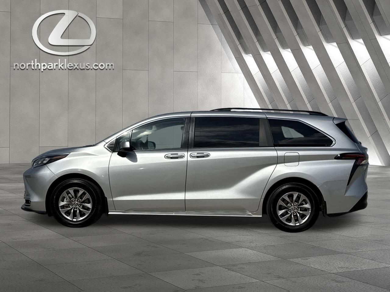 2024 Toyota Sienna XLE