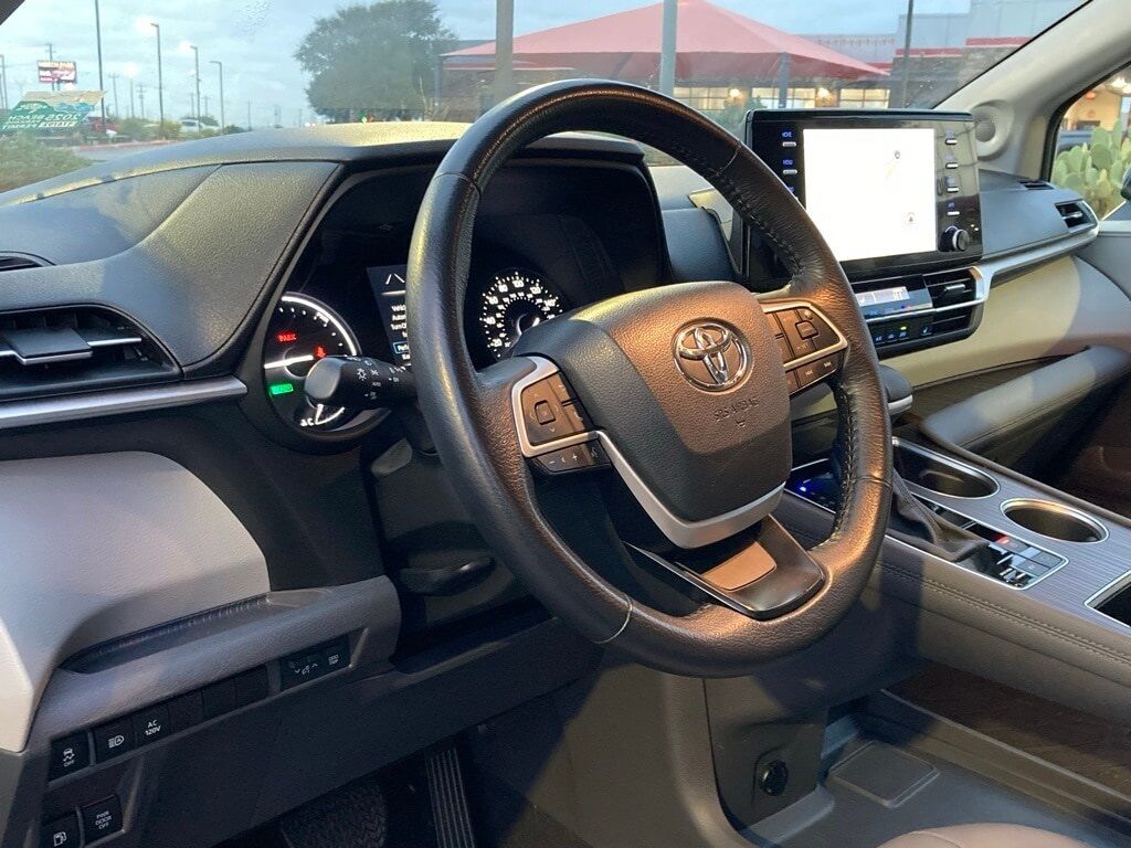2024 Toyota Sienna XLE San Antonio TX
