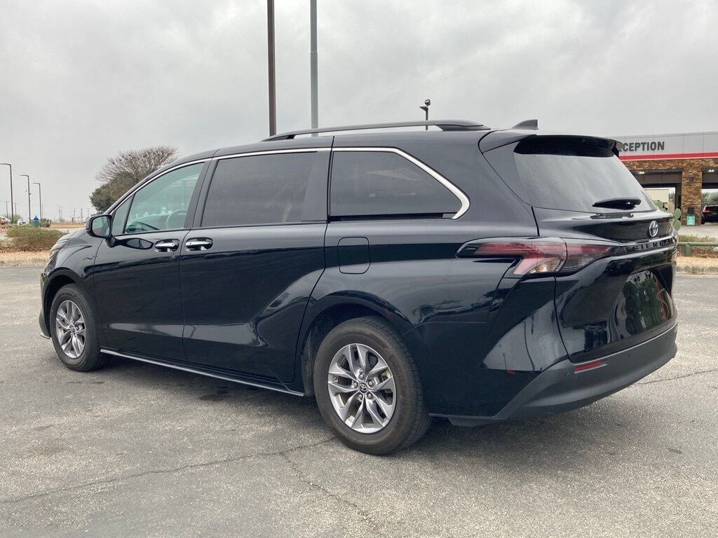 2024 Toyota Sienna XLE San Antonio TX