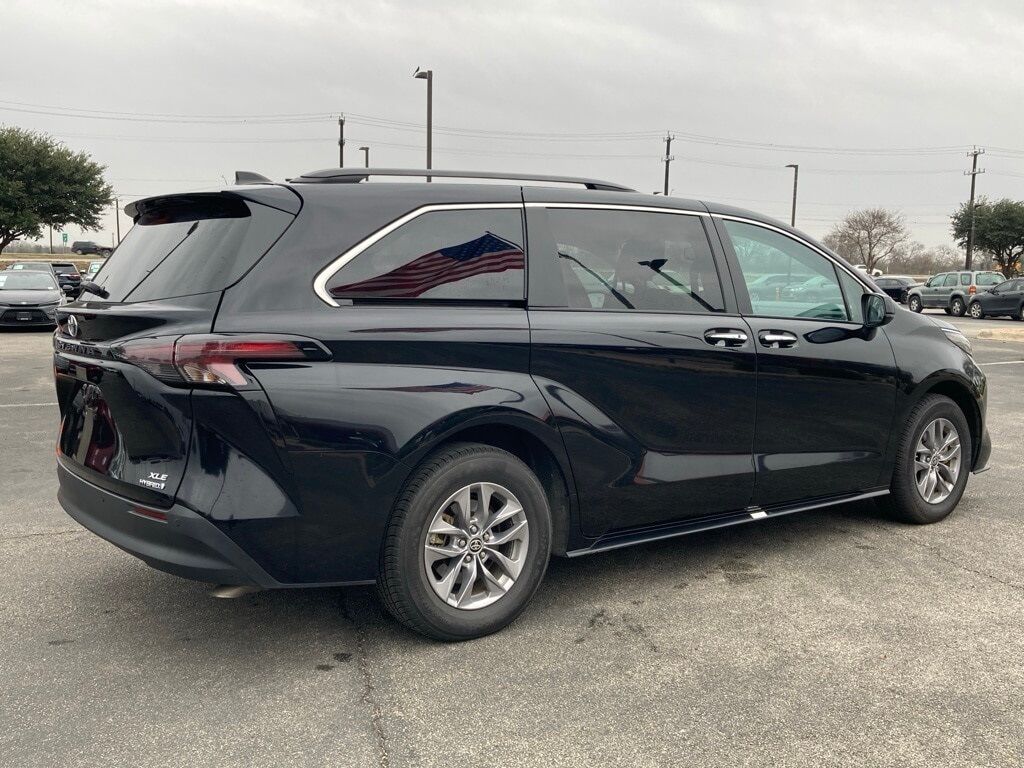 2024 Toyota Sienna XLE San Antonio TX