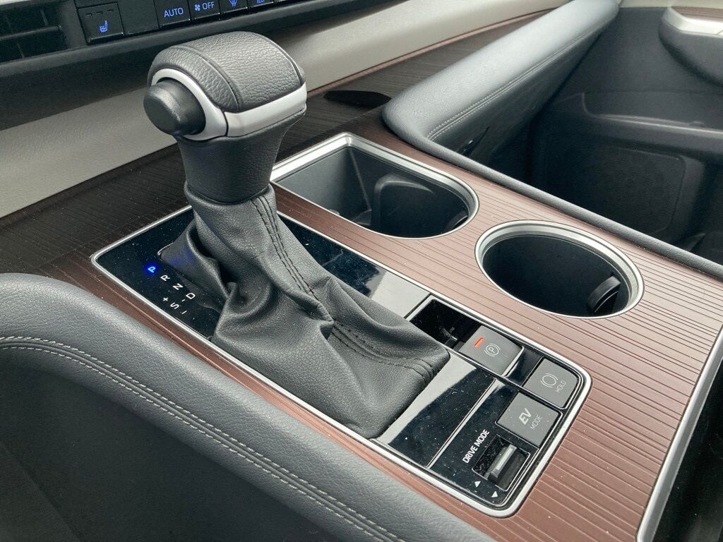 2024 Toyota Sienna XLE San Antonio TX