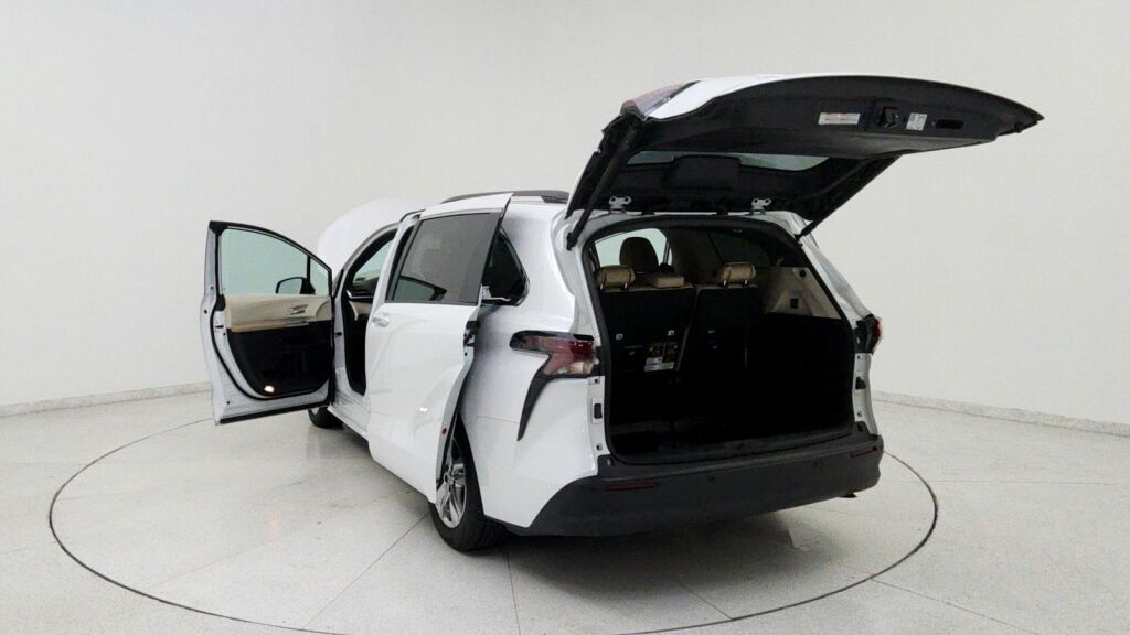 2024 Toyota Sienna XLE Laurel MD