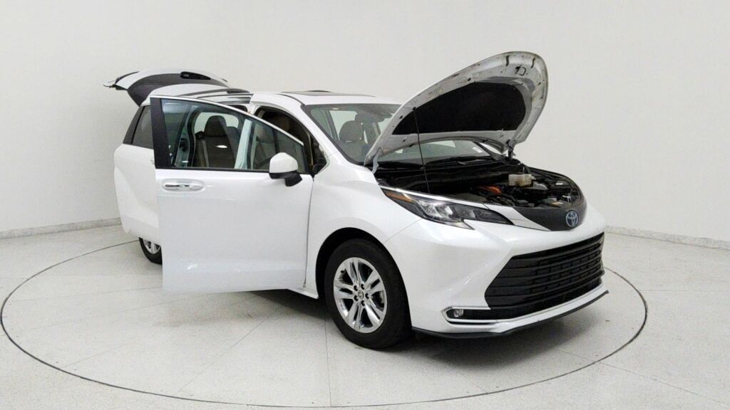 2024 Toyota Sienna XLE Laurel MD