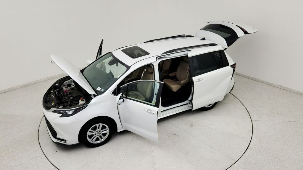 2024 Toyota Sienna XLE Laurel MD