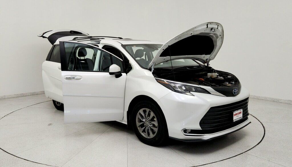 2024 Toyota Sienna XLE Laurel MD