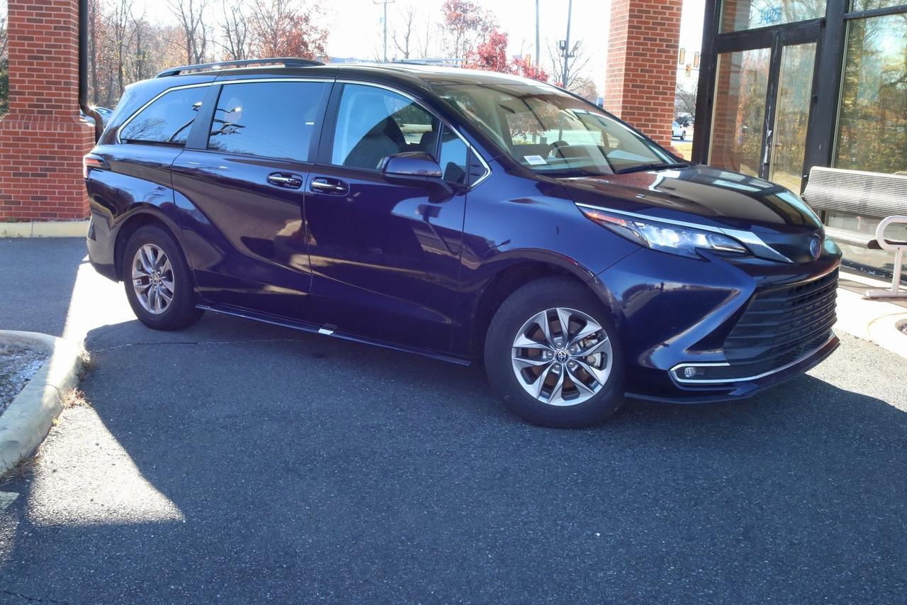 2024 Toyota Sienna XLE