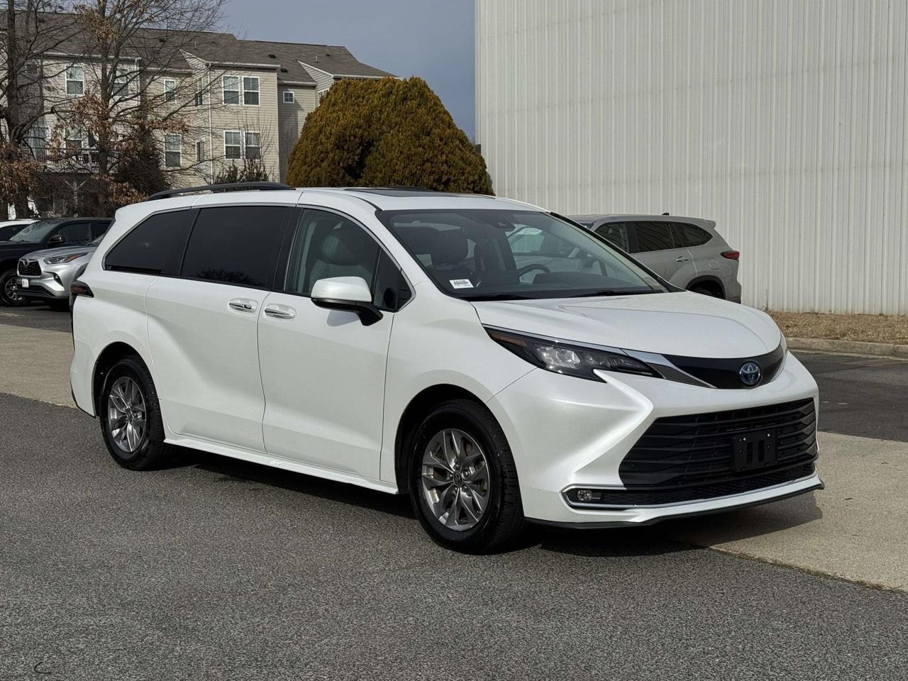 2024 Toyota Sienna XLE