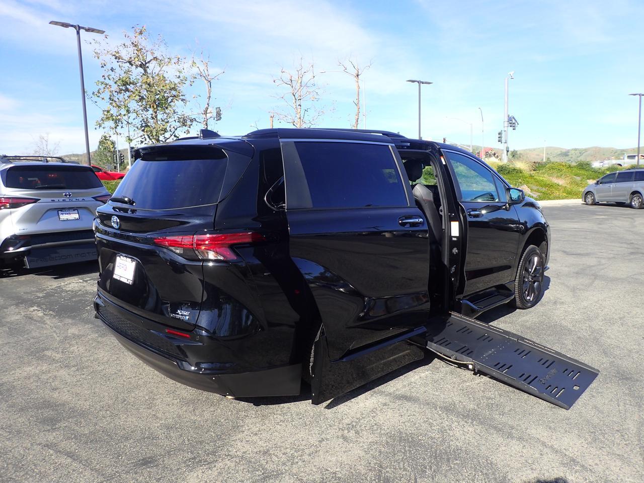 2024 Toyota Sienna XSE Anaheim CA
