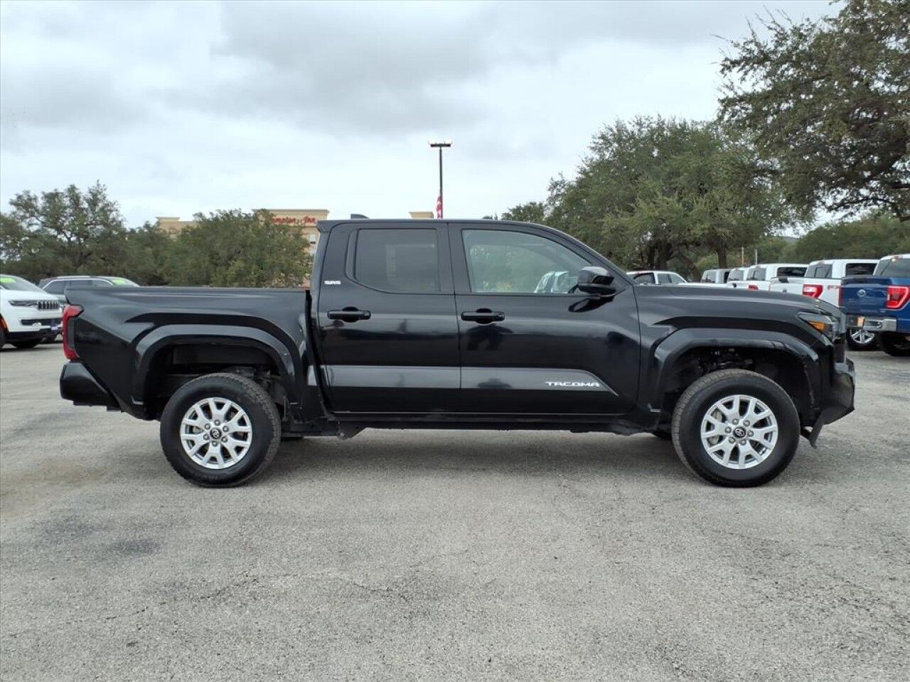 2024 Toyota Tacoma 4WD SR5