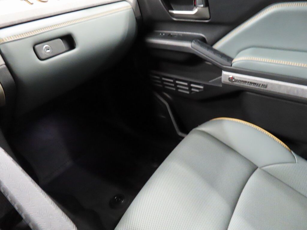 2024 Toyota Tacoma Hybrid 4x4 Crew Cab Trailhunter Fond du Lac WI