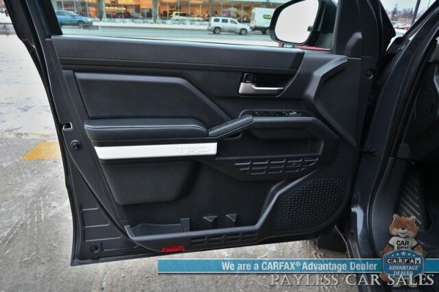 2024 Toyota Tacoma TRD Off Road / 4X4 / Crew Cab / Premium Cloth Seats / Adaptive Cruise / Lane Watch & Blind Spot / Apple CarPlay & Android Auto / Bed Liner / Aluminum Wheels / Back Up Cam / Only 15K Miles / Tow pkg / 1-Owner Anchorage AK