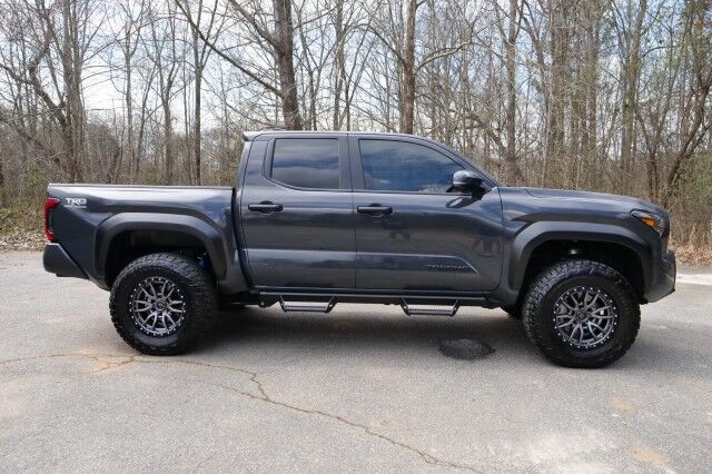 2024 Toyota Tacoma TRD Off Road 4X4 / Premium Package / Leather Seats! High Point NC
