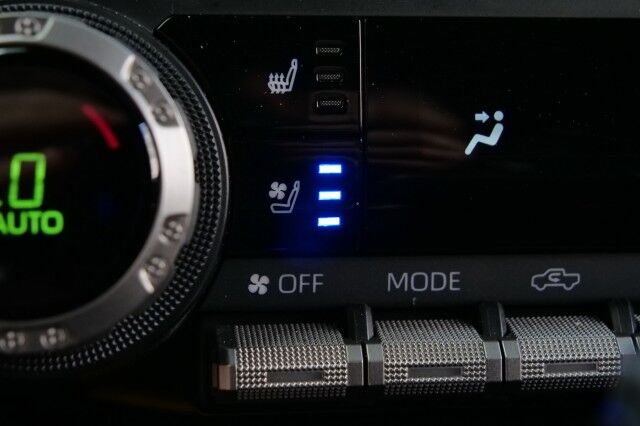 2024 Toyota Tacoma TRD Off Road 4X4 / Premium Package / Leather Seats! High Point NC